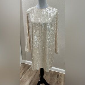 🆕 LAFAYETTE 148 NEW YORK
Bonnie Iridescent Sequin Shift Dress